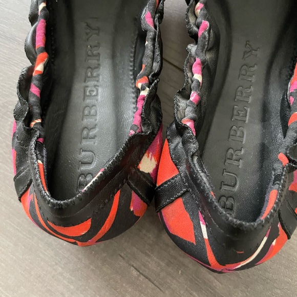 Burberry Flats - Size 37 - Picture 4 of 7